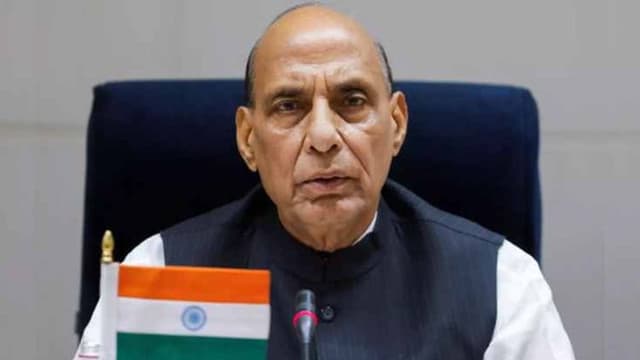 বাংলাদেশের সঙ্গে সুসম্পর্ক চায় ভারত: প্রতিরক্ষামন্ত্রী রাজনাথ সিং